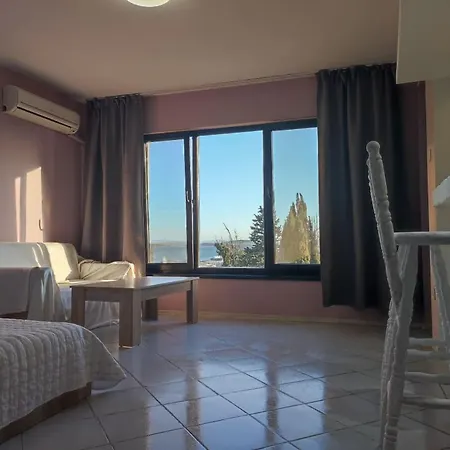 Sunrise Apartment Daire Burgaz