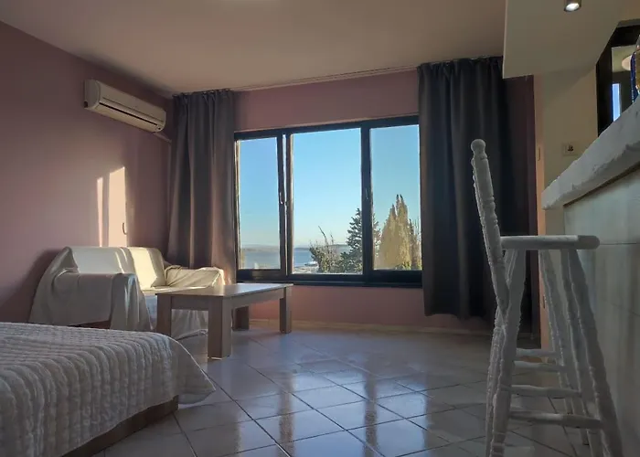 съншайн דירה בורגאס